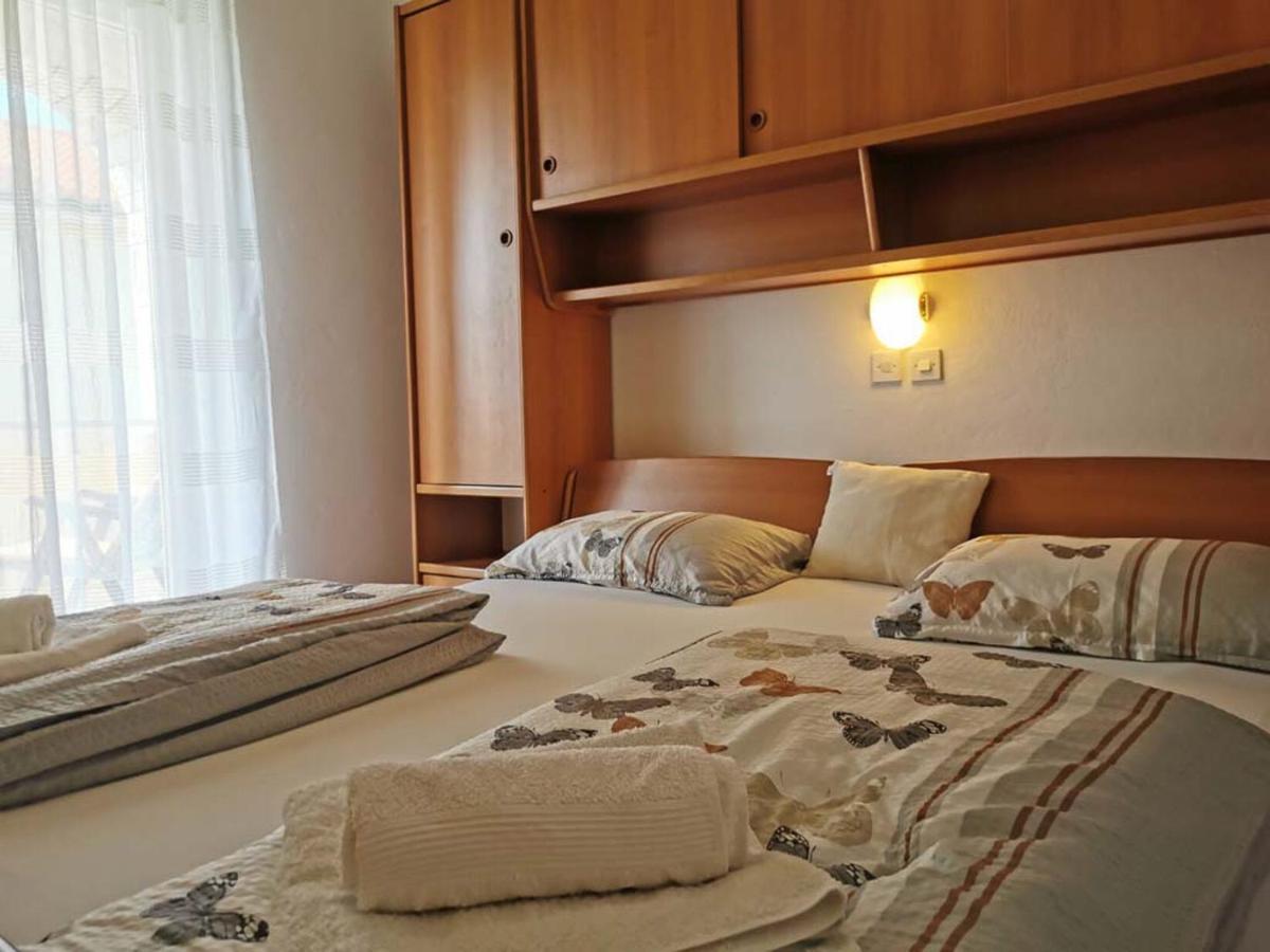 Apartments Miranda Lopar Extérieur photo