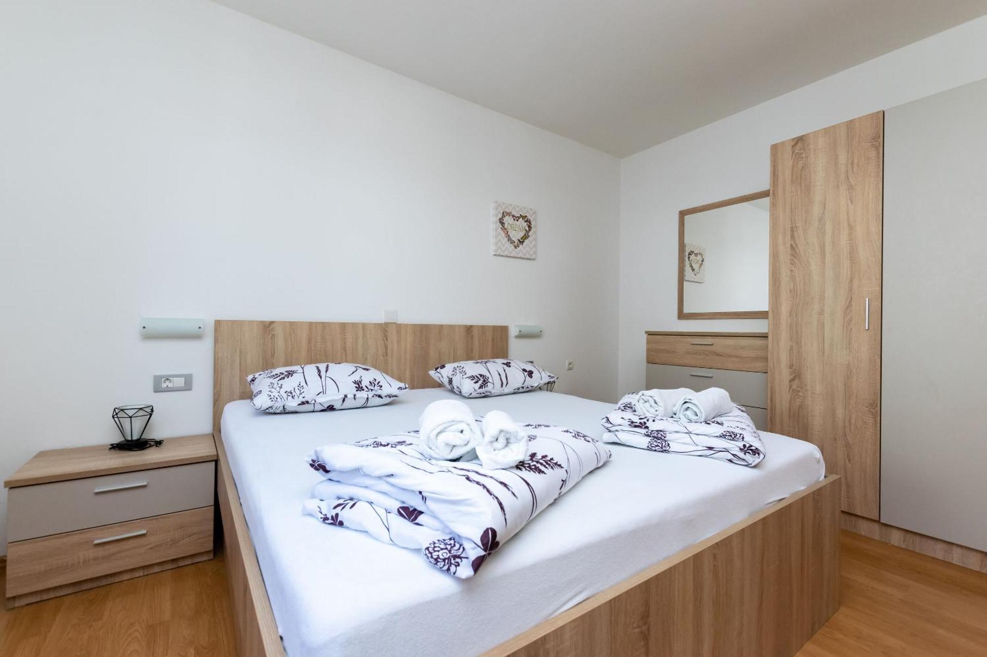 Apartments Miranda Lopar Extérieur photo